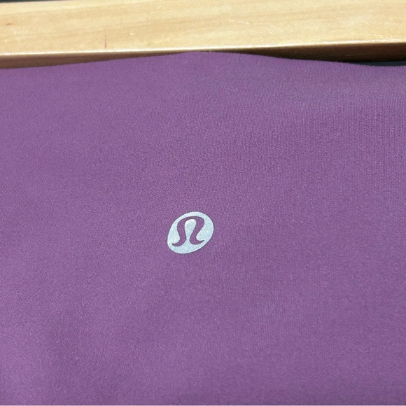 Lululemon leggings sz 8 - Picture 3 of 4